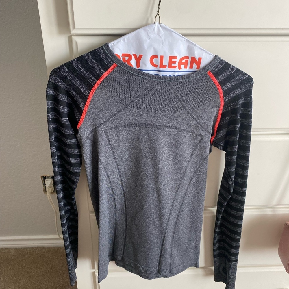 Ivivva long sleeve shirt
